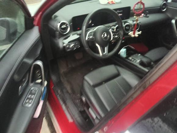 [上海·沪C] 二手奔驰奔驰A级2020款 改款二 A 180 L 运动轿车