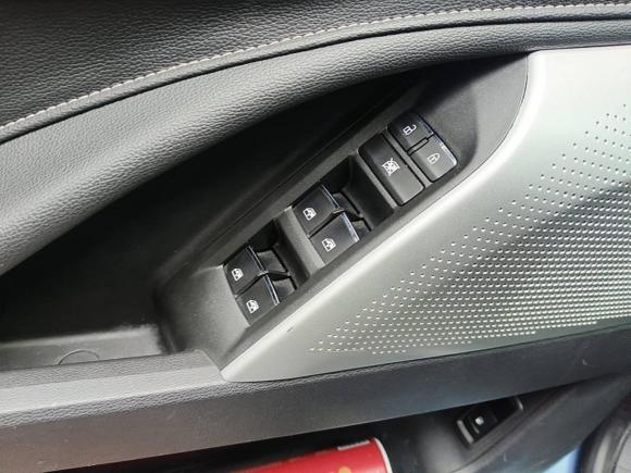 [广州·粤S] 二手大通上汽大通MAXUS D902017款 2.0T 自动四驱 天狼星