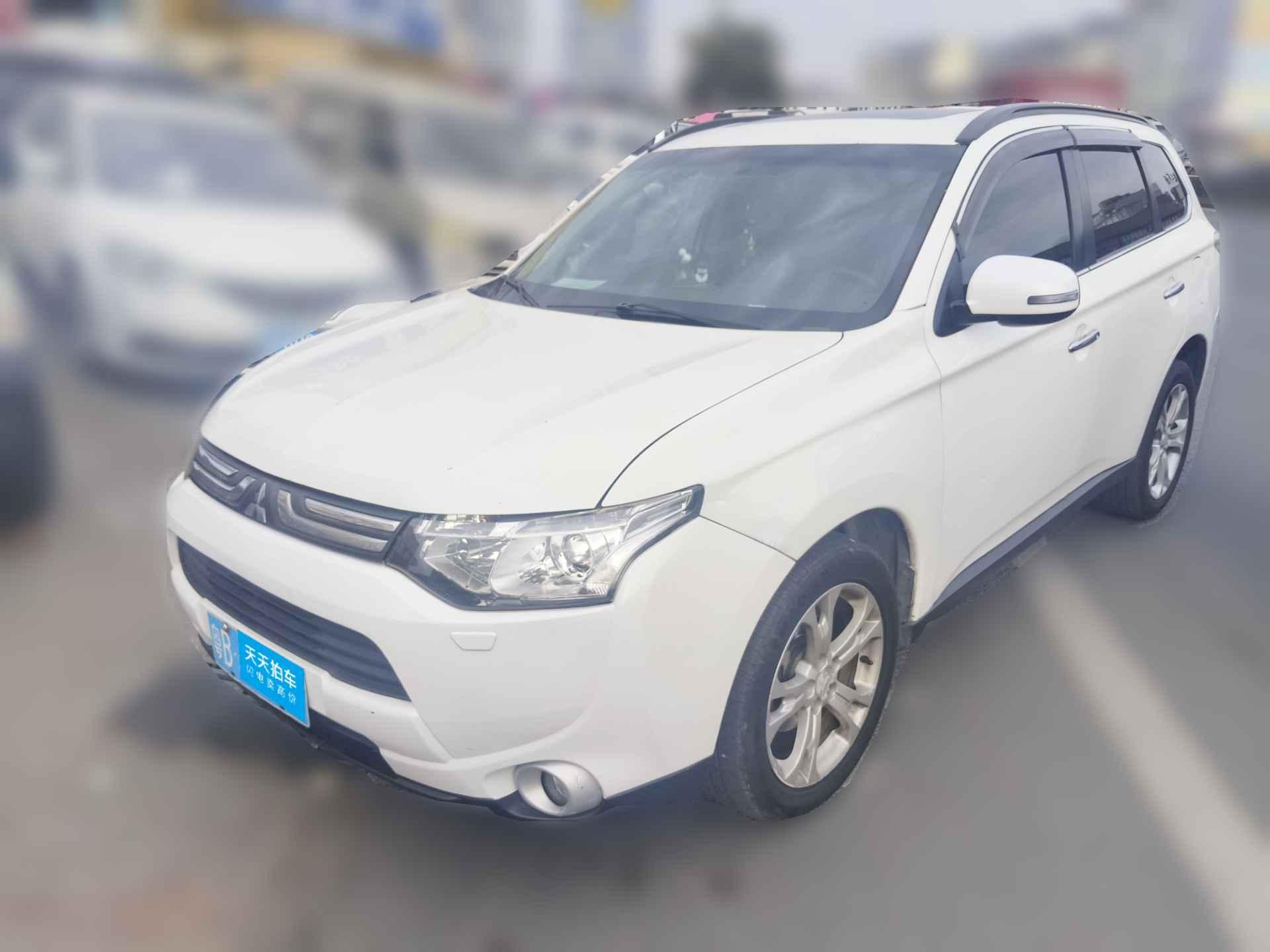 [金华·粤B] 三菱欧蓝德2013款 2.4L 四驱豪华导航版 5座