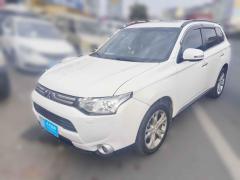 [金华·粤B] 三菱欧蓝德2013款 2.4L 四驱豪华导航版 5座