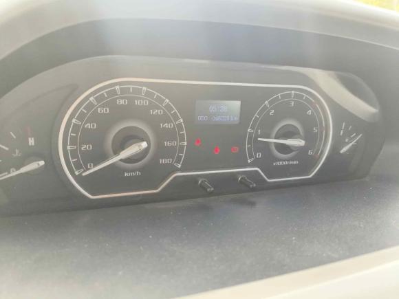 [宁波·浙B] 二手上汽大通MAXUS新途V802019款 2.5T经典款6挡手动傲运通短轴中顶5/6座