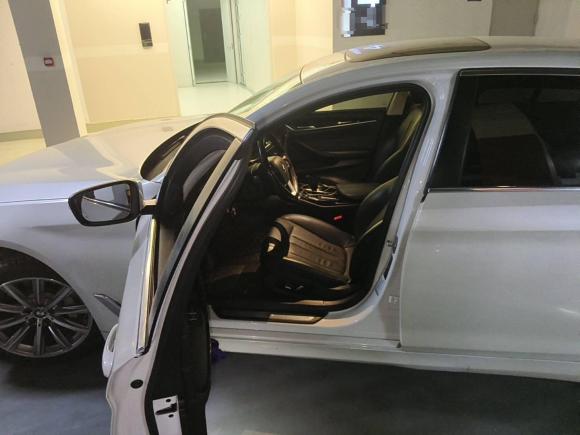 [济南·鲁A] 二手宝马宝马5系2018款 528Li 上市特别版