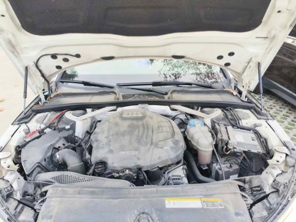 [南京·苏A] 二手奥迪奥迪A4L2017款 40 TFSI 时尚型