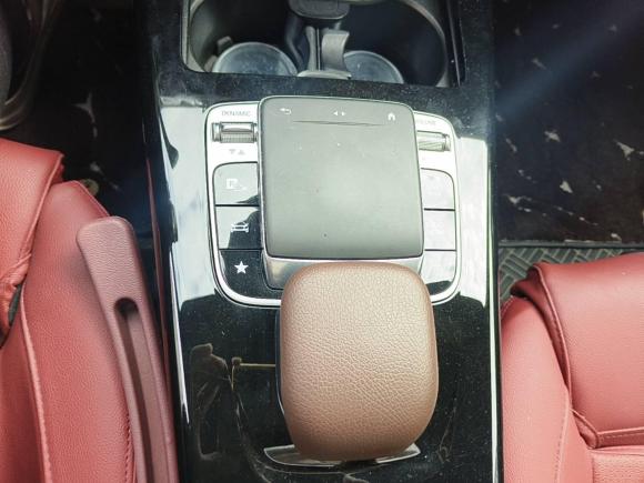 [深圳·粤L] 二手奔驰奔驰A级2020款 A 200 L 运动轿车