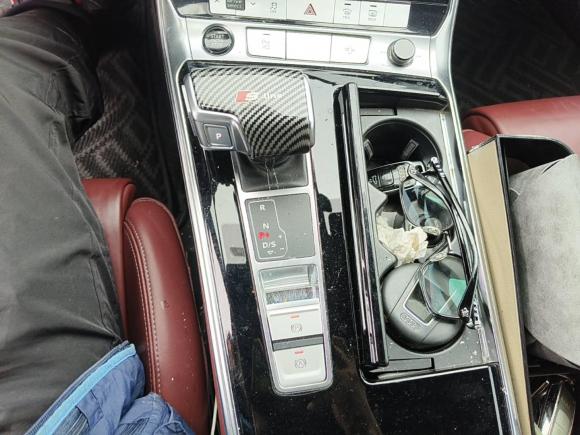 [芜湖·皖B] 二手奥迪奥迪A7L2022款 45 TFSI quattro S-line 白法师版