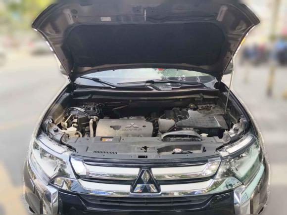 [深圳·粤S] 二手三菱欧蓝德2016款 2.4L 四驱豪华版 7座