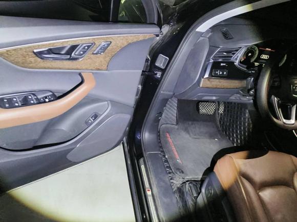 [青岛·豫G] 二手奥迪奥迪Q72021款 55 TFSI quattro S line运动型