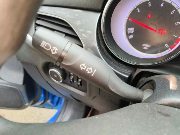 [武汉·鄂S] 二手别克威朗2016款 两厢 15S 自动进取型