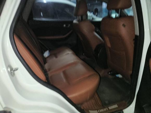 [济南·鲁A] 二手奇瑞瑞虎72016款 2.0L CVT耀目版