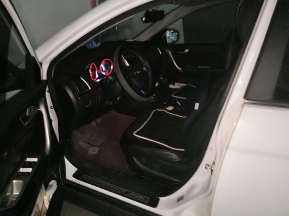 [济南·鲁A] 二手哈弗哈弗H62017款 红标 运动版 1.5T 手动两驱精英型