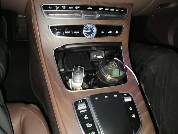 [上海·沪C] 二手奔驰奔驰E级2020款 E 300 L 豪华型