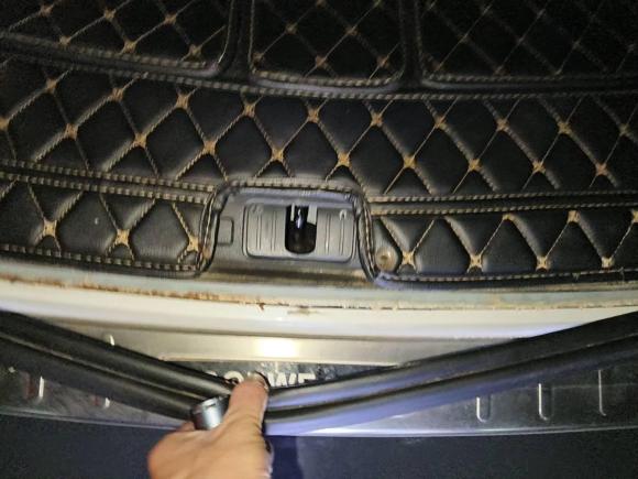 [深圳·粤B] 二手荣威荣威RX5新能源2017款 eRX5 50T 混动互联尊贵旗舰版