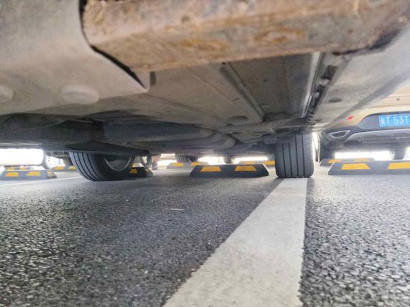 [上海·苏U] 二手奥迪奥迪Q72014款 40 TFSI 运动型