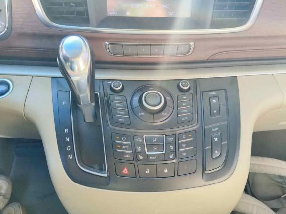 [上海·沪B] 二手别克别克GL82014款 3.0L XT豪华商务旗舰版