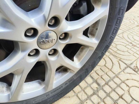 [青岛·鲁B] 二手Jeep自由光2016款 2.4L 专业智能版