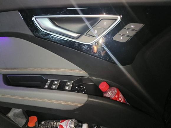 [上海·沪A] 二手奥迪奥迪Q4 e-tron2022款 50 e-tron quattro 创境版