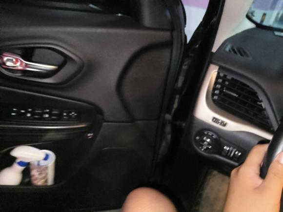 [上海·沪B] 二手Jeep自由光2017款 2.4L 领先智能版