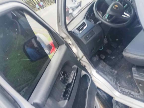 [上海·苏U] 二手金杯金杯金卡S22023款 1.6L 手动双排2.51米货厢后单轮舒享型SWJ16