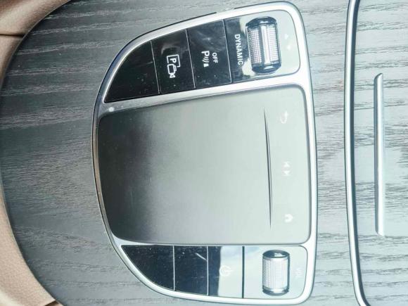 [深圳·粤B] 二手奔驰奔驰E级新能源2022款 改款三 E 350 e L 插电式混合动力运动轿车