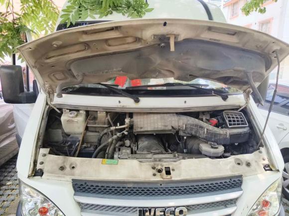 [苏州·苏E] 二手依维柯依维柯褒迪2017款 2.5T经典A32客车中顶6-7座47Z5