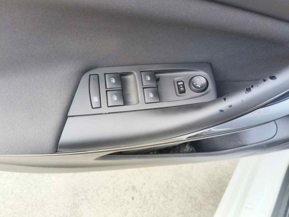 [广州·粤A] 二手别克威朗2018款 两厢 15S 自动进取型