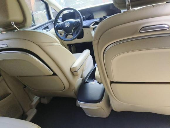 [上海·沪D] 二手别克别克GL82023款 ES陆尊 豪华型