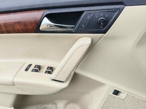 [上海·沪E] 二手大众朗逸2013款 改款经典 1.6L 手动舒适版