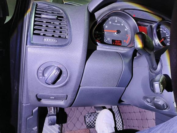 [无锡·苏B] 二手奥迪奥迪Q72010款 3.6 FSI quattro 豪华型