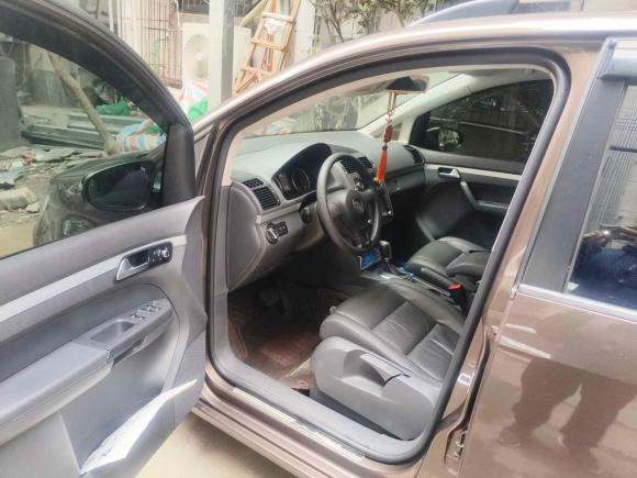 [成都·川A] 二手大众途安2013款 1.4T DSG舒适版5座