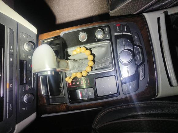 [武汉·鄂A] 二手奥迪奥迪A6L2014款 30 FSI 豪华型