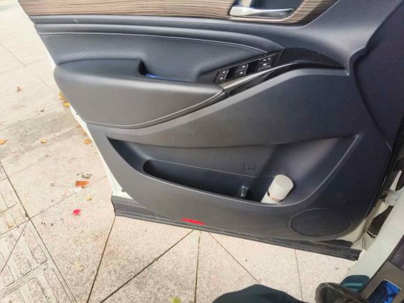 [青岛·鲁U] 二手广汽传祺传祺M82021款 领秀系列 390T 尊享版