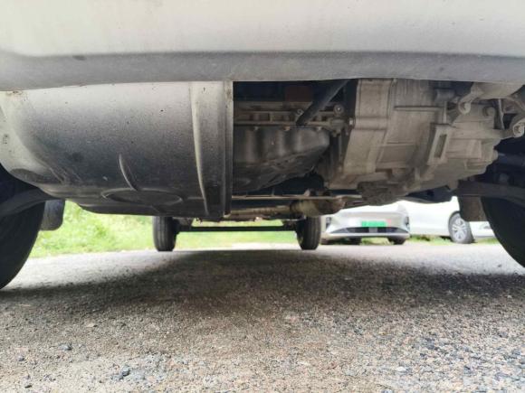 [青岛·鲁B] 二手上汽大通MAXUS新途V802023款 2.0T AMT经典城配王长轴中顶3座