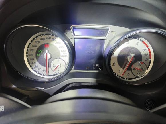 [佛山·粤X] 二手奔驰奔驰GLA2016款 GLA 200 动感型