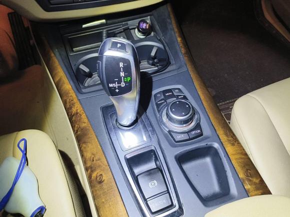 [深圳·粤D] 二手宝马宝马X52011款 xDrive35i 领先型