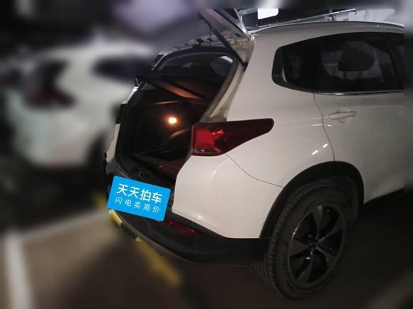 [济南·鲁A] 二手奇瑞瑞虎72016款 2.0L CVT耀目版