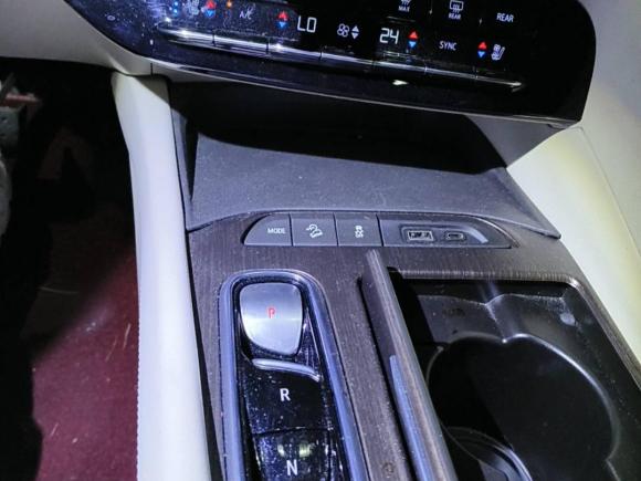 [上海·沪B] 二手别克昂科旗2022款 652T 四驱Avenir艾维亚 6座