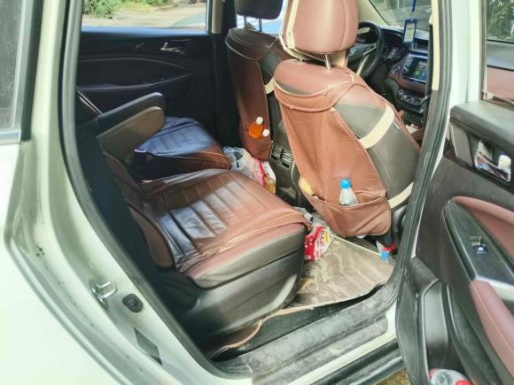 [上海·湘A] 二手长安凌轩2017款 1.6L 手动精英型