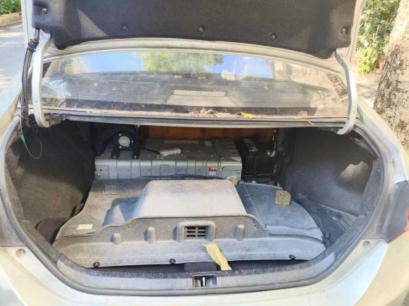 [广州·粤A] 二手丰田雷凌2017款 改款双擎 1.8H GS E-CVT精英天窗版 国V