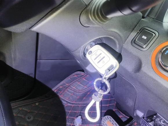 [上海·沪A] 二手五菱汽车宏光MINIEV2020款 悦享款 磷酸铁锂