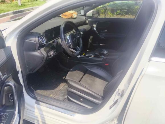 [上海·沪C] 二手奔驰奔驰A级2019款 A 200 L 运动轿车