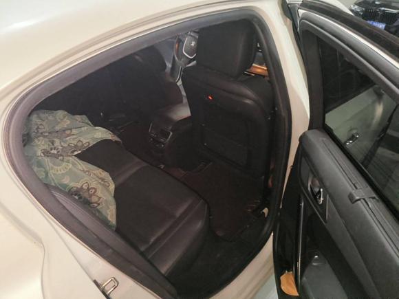 [南京·苏A] 二手标致标致5082011款 2.3L 自动旗舰版