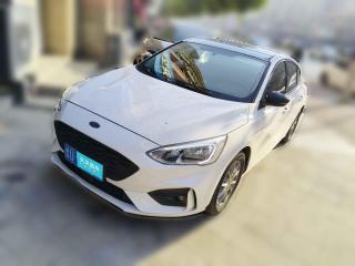 福特福克斯2020款 两厢 1.5L 自动锋跃型