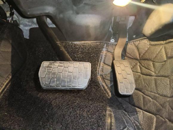 [佛山·粤E] 二手捷豹捷豹XE2017款 2.0T 240PS R-Sport