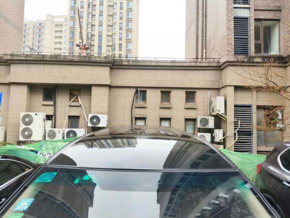 [上海·苏E] 二手比亚迪比亚迪M62015款 2.4L 自动豪华型