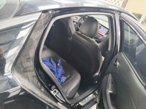 [上海·苏U] 二手起亚起亚K52012款 2.0L 自动DLX