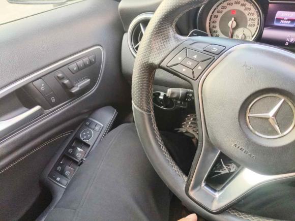 [杭州·浙A] 二手奔驰奔驰GLA2015款 GLA 200 动感型