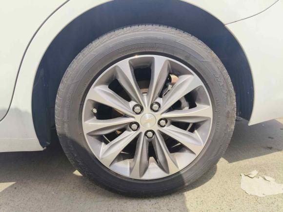 [成都·川G] 二手雪佛兰科鲁泽2022款 320 自动悦享天窗版