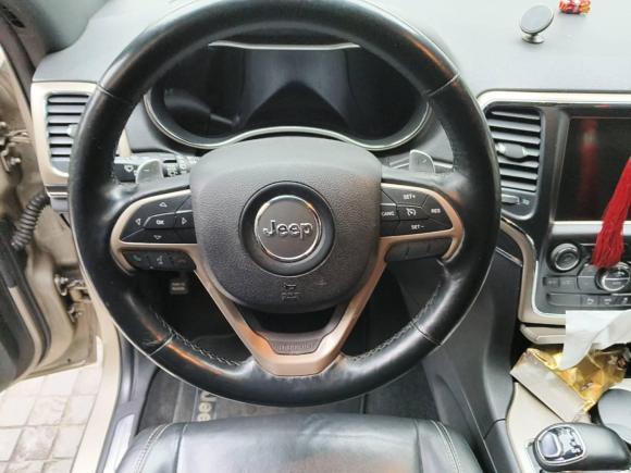 [成都·川A] 二手Jeep大切诺基2014款 3.0TD 柴油 舒享导航版