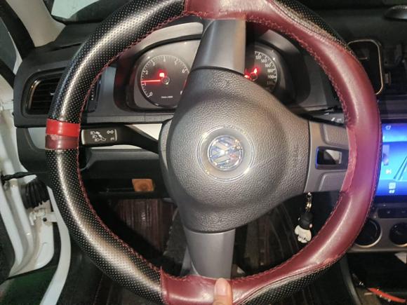 [义乌·黑E] 二手大众朗逸2013款 改款经典 1.6L 自动风尚版