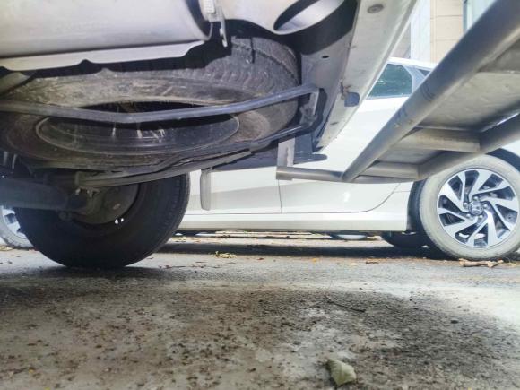 [杭州·浙A] 二手上汽大通MAXUS新途V802023款 2.0T AMT经典傲运通长轴中顶6/7/8/9座